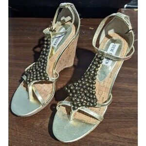 Steve Madden Gold Wedge Platform Sandals ~ Size 7 ~Ornamented